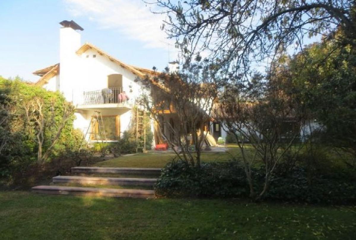 5 bedrooms House in Santiago, Chile No. 3969