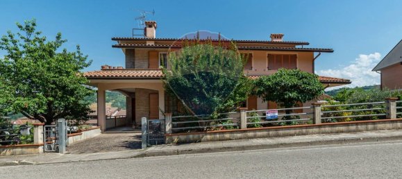 Apartamento de 6 habitaciónes en Mergo, Italy No. 2670 5