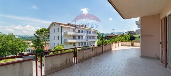 Apartamento de 6 habitaciónes en Mergo, Italy No. 2670 9