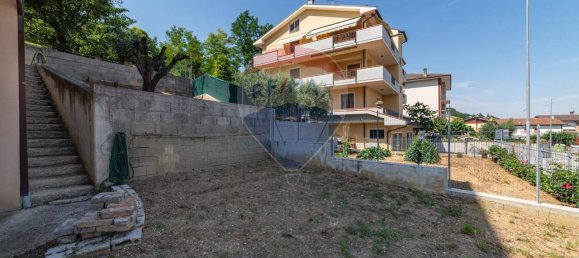 Apartamento de 6 habitaciónes en Mergo, Italy No. 2670 3