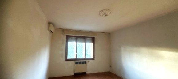 4 bedrooms Apartment in Imola, Italy No. 363317 6
