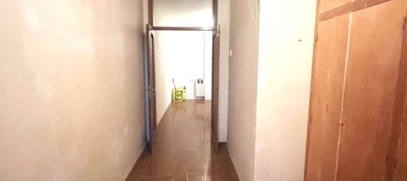 4 bedrooms Apartment in Imola, Italy No. 363317 8