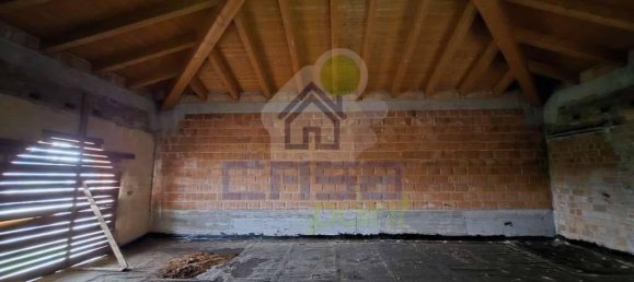 14 rooms House in Luzzara, Italy No. 24049 4