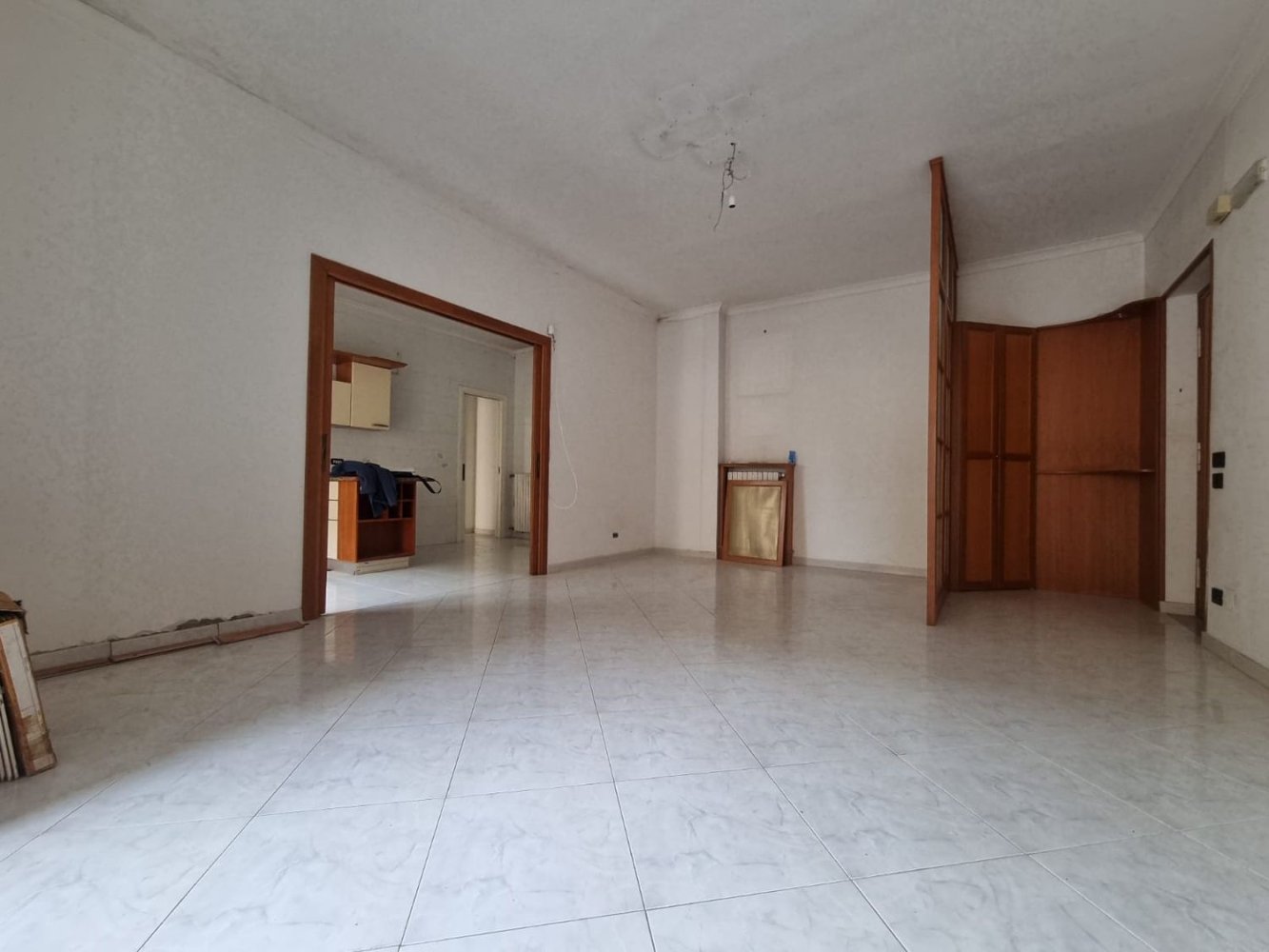 3-Zimmer Wohnung in Naples, Italy, Nr. 9668