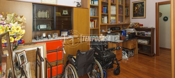 3-salle Appartement à Bergamo, Italy No. 258112 18