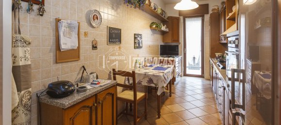 3-salle Appartement à Bergamo, Italy No. 258112 11