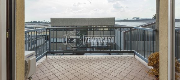 3-salle Appartement à Bergamo, Italy No. 258112 8