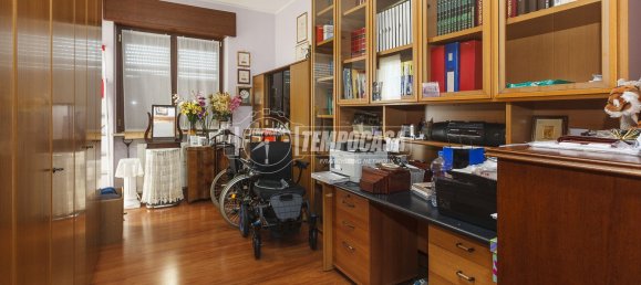 3-salle Appartement à Bergamo, Italy No. 258112 17
