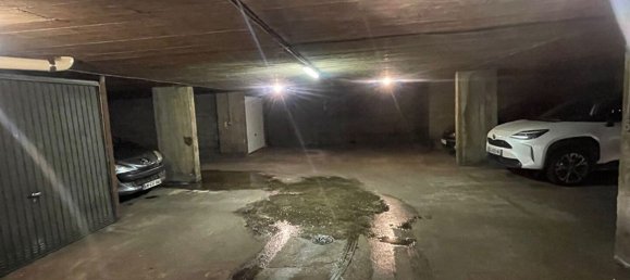  Parking in Paris, France No. 176018 4