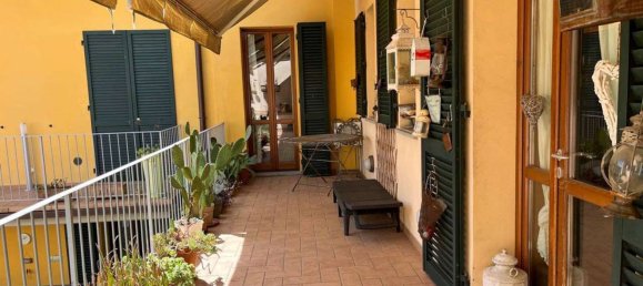 5 bedrooms Apartment in Florence, Italy No. 337006 3