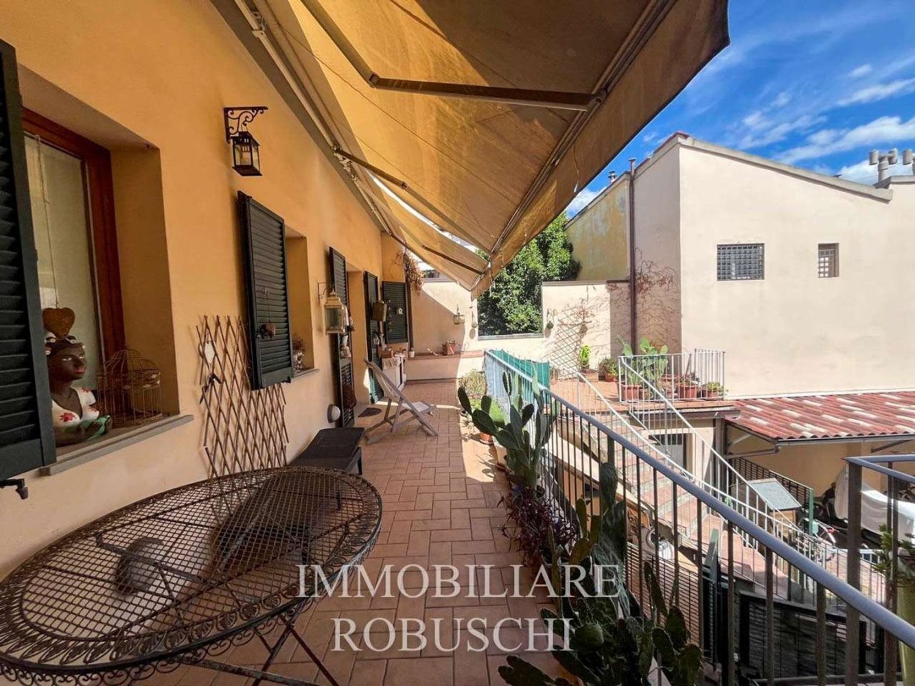 5 bedrooms Apartment in Florence, Italy No. 337006