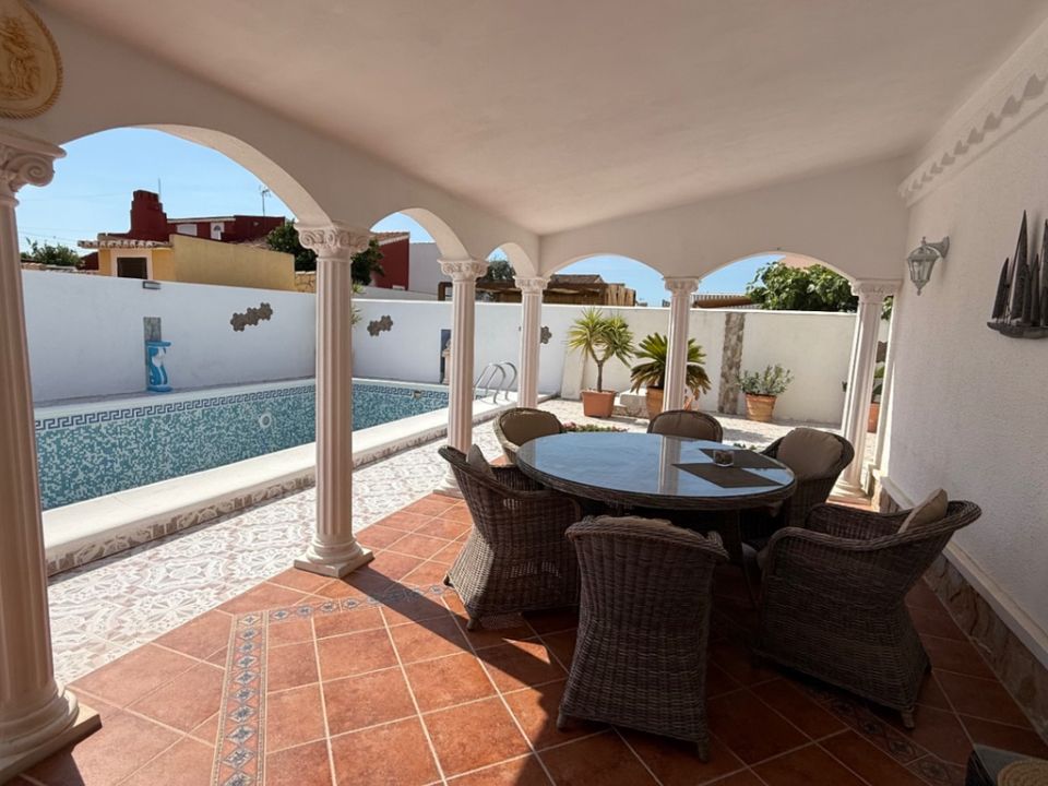 3 غرف نوم فيلا في Torrevieja, Spain رقم 176052