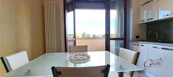 2 bedrooms Apartment in Cento, Italy No. 330147 7