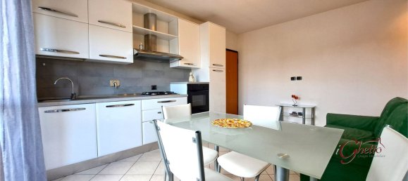 2 bedrooms Apartment in Cento, Italy No. 330147 4