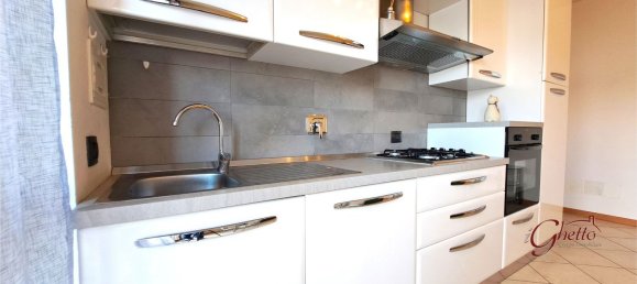 2 bedrooms Apartment in Cento, Italy No. 330147 5