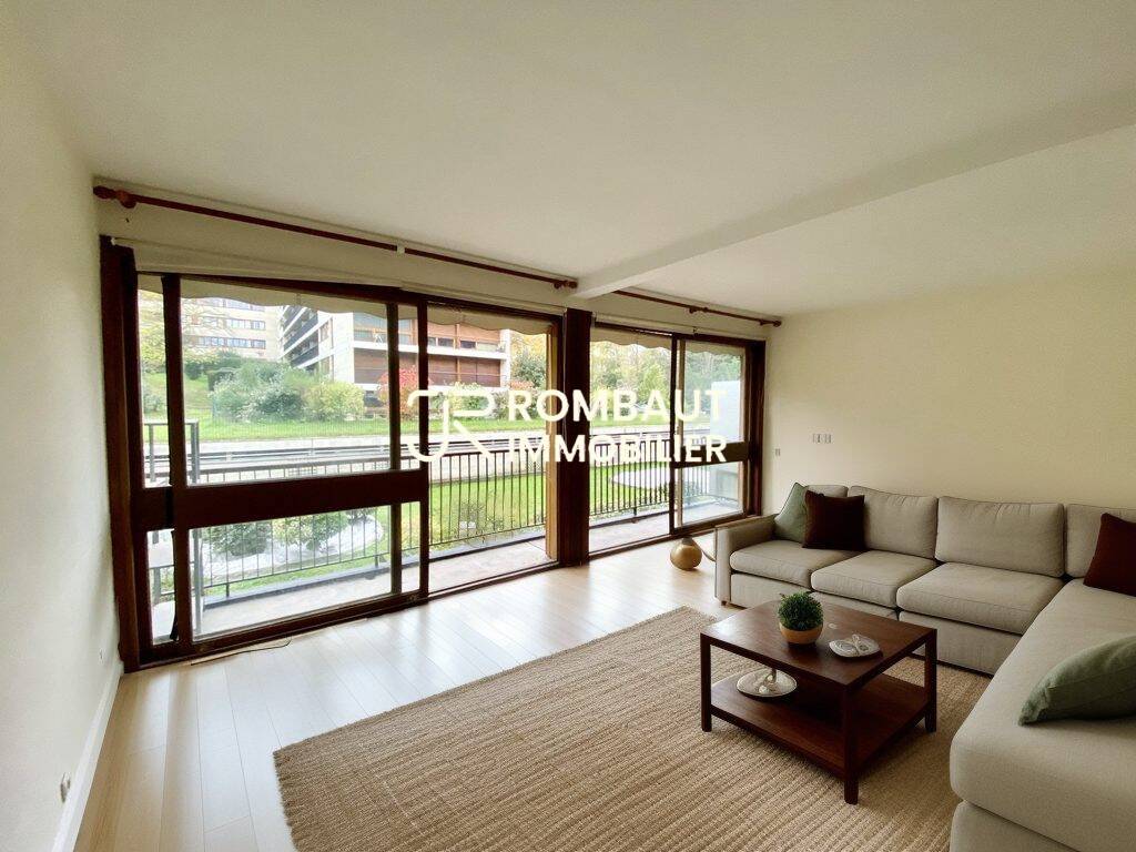 2 bedrooms Apartment in La Celle-Saint-Cloud, France No. 163606