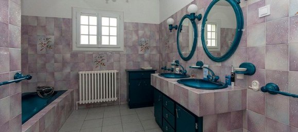 5 bedrooms House in Dordogne, France No. 350606 8