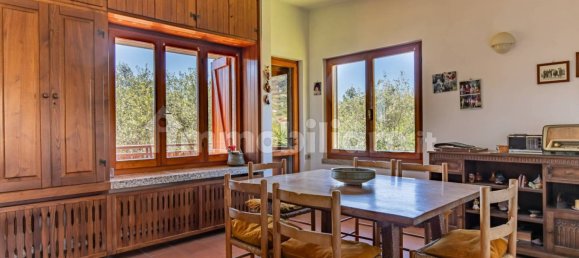 3 غرف نوم فيلا في Seravezza, Italy رقم 195618 15