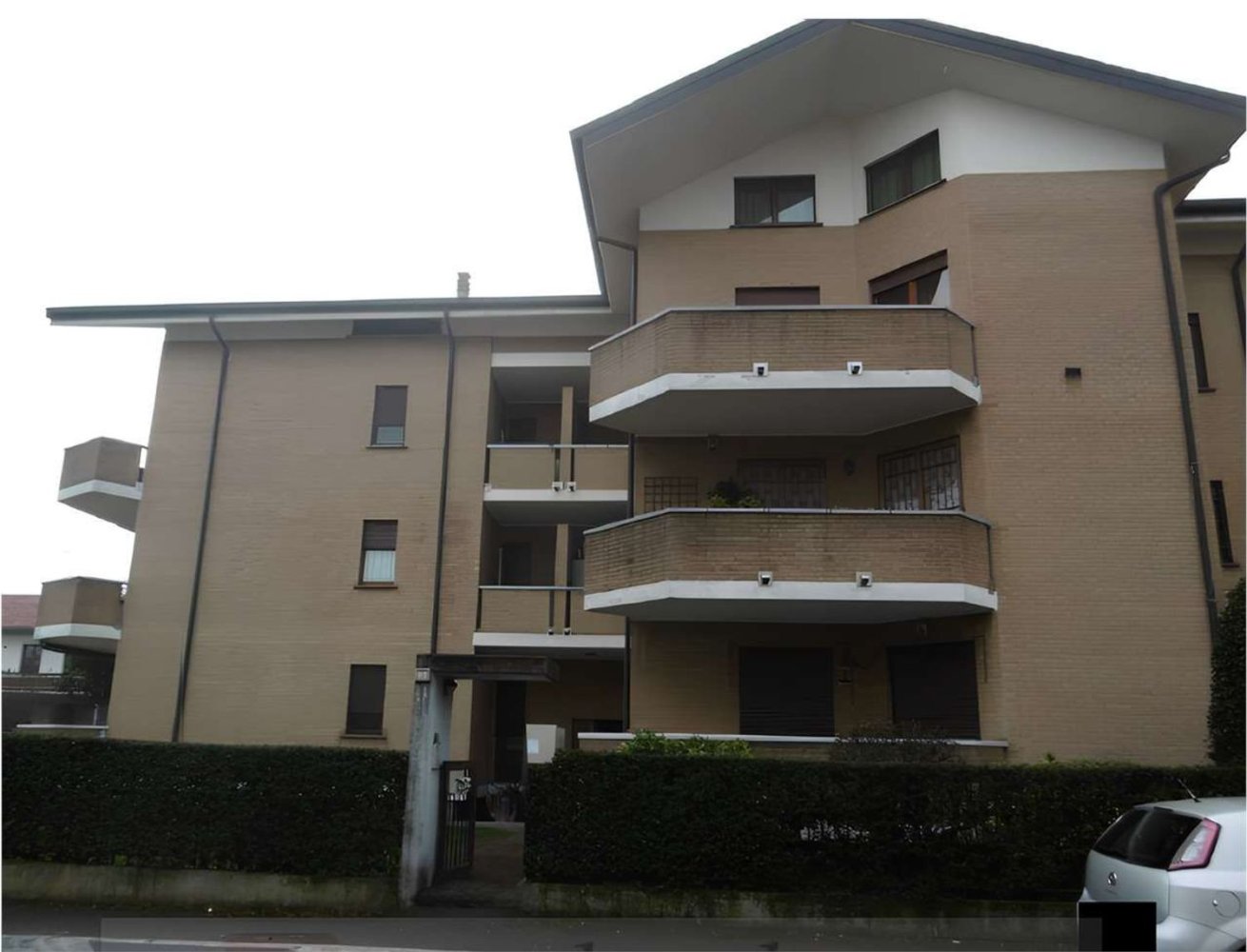 Apartamento de 4 habitaciónes en Varedo, Italy No. 210003