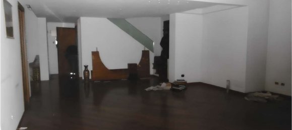 Apartamento de 4 habitaciónes en Varedo, Italy No. 210003 25