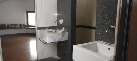 Apartamento de 4 habitaciónes en Varedo, Italy No. 210003 30