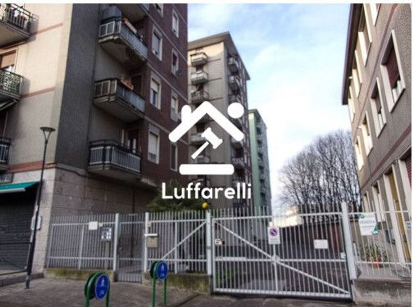 Apartamento de 4 habitaciónes en Limbiate, Italy No. 206597