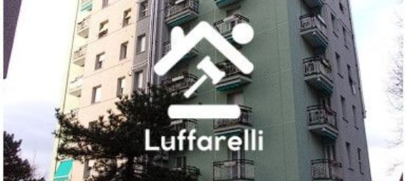 Apartamento de 4 habitaciónes en Limbiate, Italy No. 206597 2