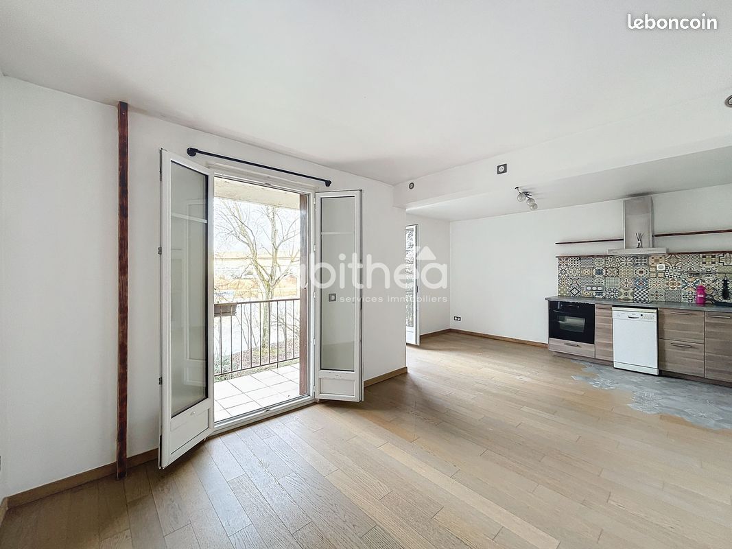 2 bedrooms Apartment in Choisy-le-Roi, France No. 151551