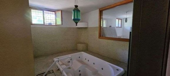 5 rooms Apartment in Rome, Italy No. 222793 11