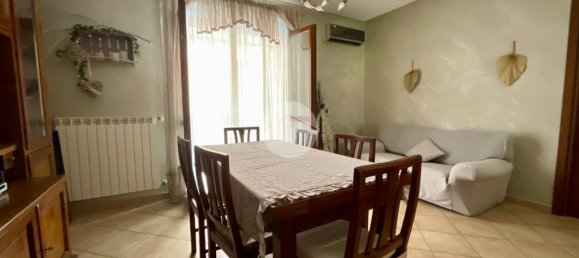 2 bedrooms Apartment in Turin, Italy No. 282538 2