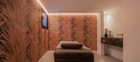 5 bedrooms Villa in Marbella, Spain No. 74989 13