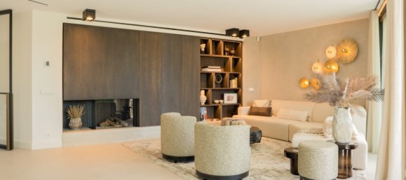 5 bedrooms Villa in Marbella, Spain No. 74989 18