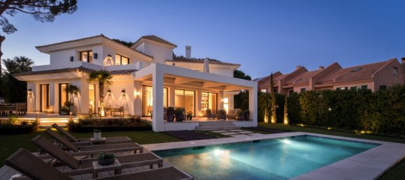 5 bedrooms Villa in Marbella, Spain No. 74989 11