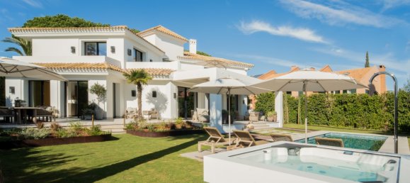 5 bedrooms Villa in Marbella, Spain No. 74989 9