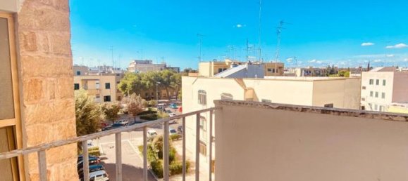 Квартира с 3 комнатами в Лечче, Италия № 115193 21