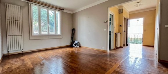 Casa de 3 dormitorios en Neuilly-sur-Marne, France No. 146340 10