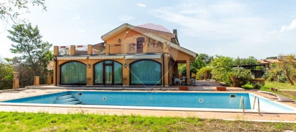 12 rooms Villa in Sant'Agata li Battiati, Italy No. 81729 2