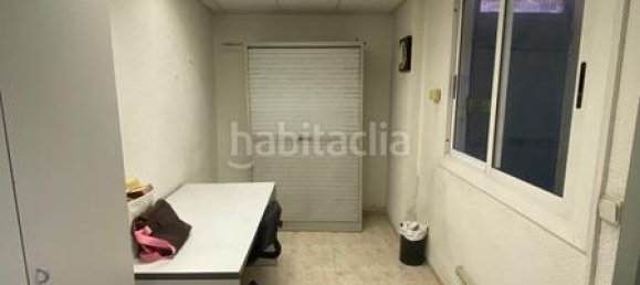 28m² Commercial property in Sants-Montjuic, Spain No. 171293 4