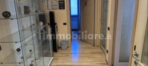 5 rooms Commercial property in Legnano, Italy No. 250801 3