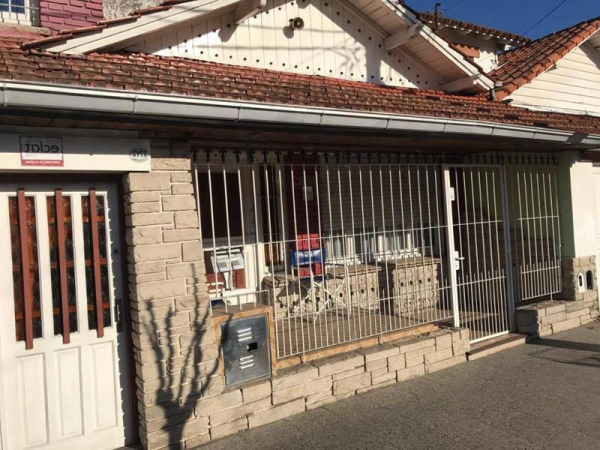 2 bedrooms House in Mar del Plata, Argentina No. 103761