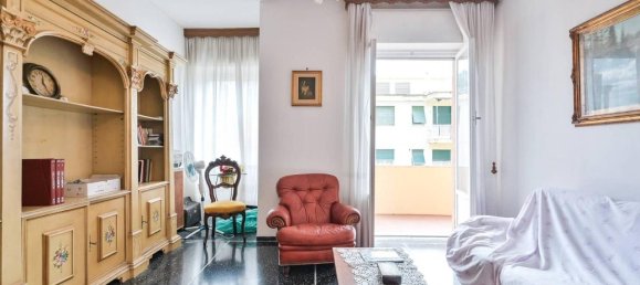 4-salle Appartement à Genoa, Italy No. 21118 3