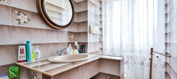 4-salle Appartement à Genoa, Italy No. 21118 23