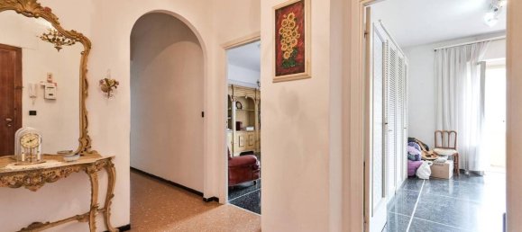 4-salle Appartement à Genoa, Italy No. 21118 6