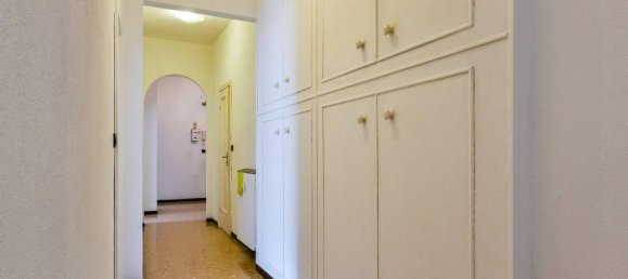 4-salle Appartement à Genoa, Italy No. 21118 26