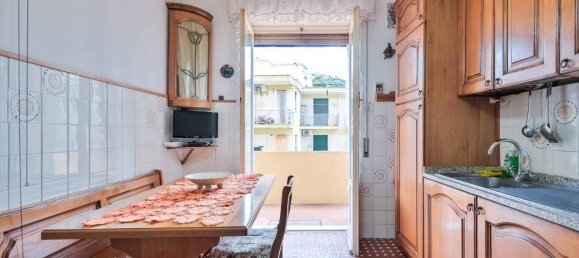 4-salle Appartement à Genoa, Italy No. 21118 28