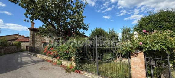 3 غرف نوم منزل في Castel San Niccolò, Italy رقم 321246 2