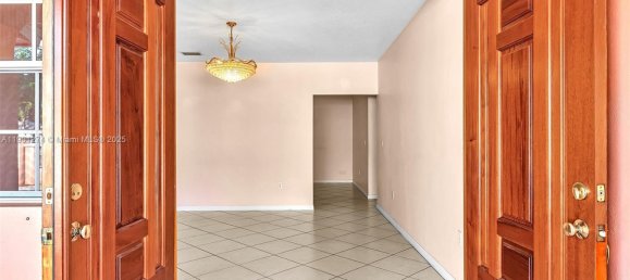 4 Schlafzimmer Villa in Miami, USA, Nr. 614234 8