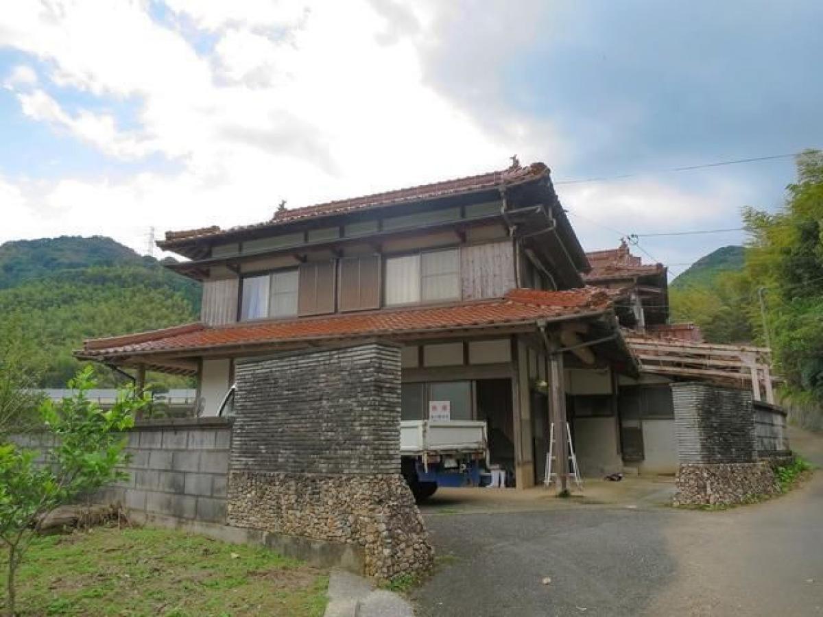 Studio in Fukuoka, Japan No. 4201