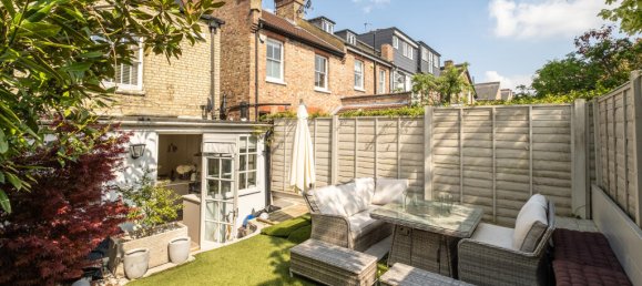 2 bedrooms House in London, United Kingdom No. 14214 8