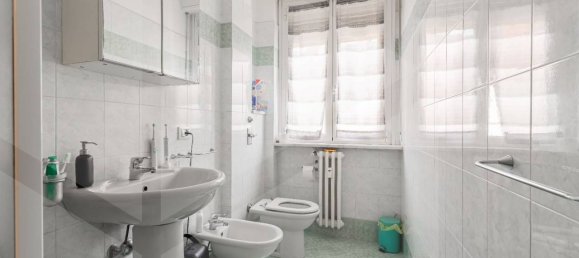 3 rooms Apartment in Milan, Italy No. 241457 11